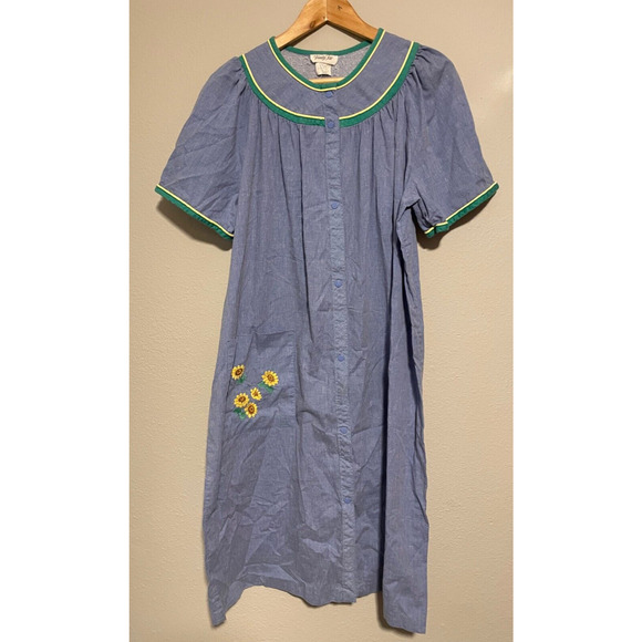Vintage Vanity Fair Womens Muumuu Large Blue Floral Embroidered Cottagecore 80s - Picture 1 of 7
